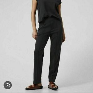 Athleta Eastbound straight pants black size 4